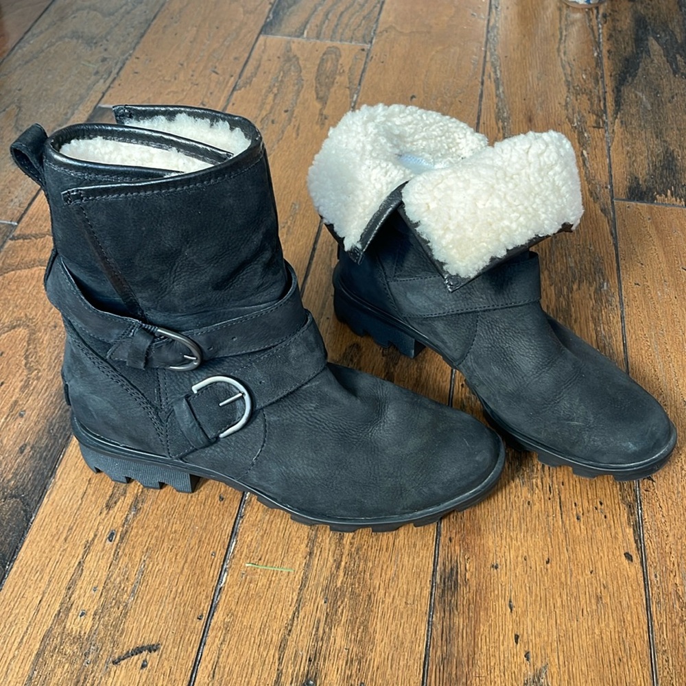 Sorel Womens’ Phoenix Moto Cozy Shearling Boot - Size 10!